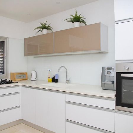 Apartments4You Etsel Бат-Ям Экстерьер фото