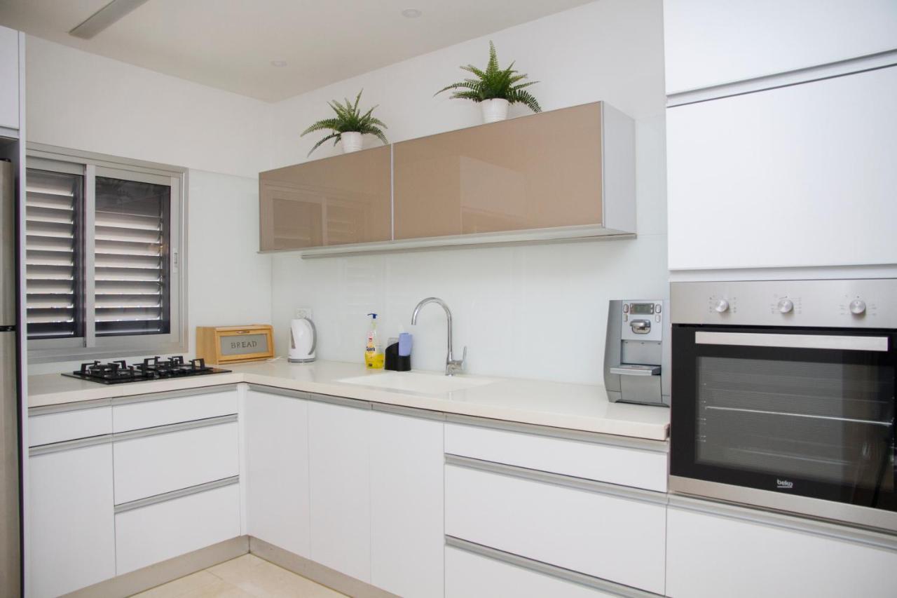 Apartments4You Etsel Бат-Ям Экстерьер фото
