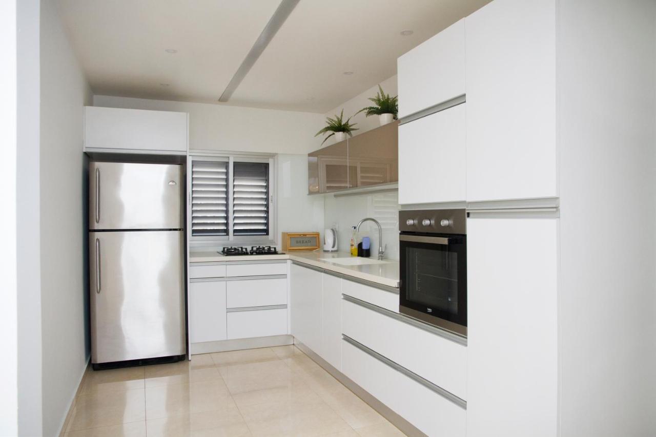Apartments4You Etsel Бат-Ям Экстерьер фото