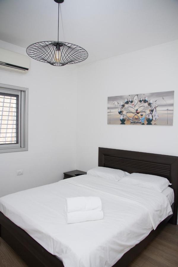 Apartments4You Etsel Бат-Ям Экстерьер фото
